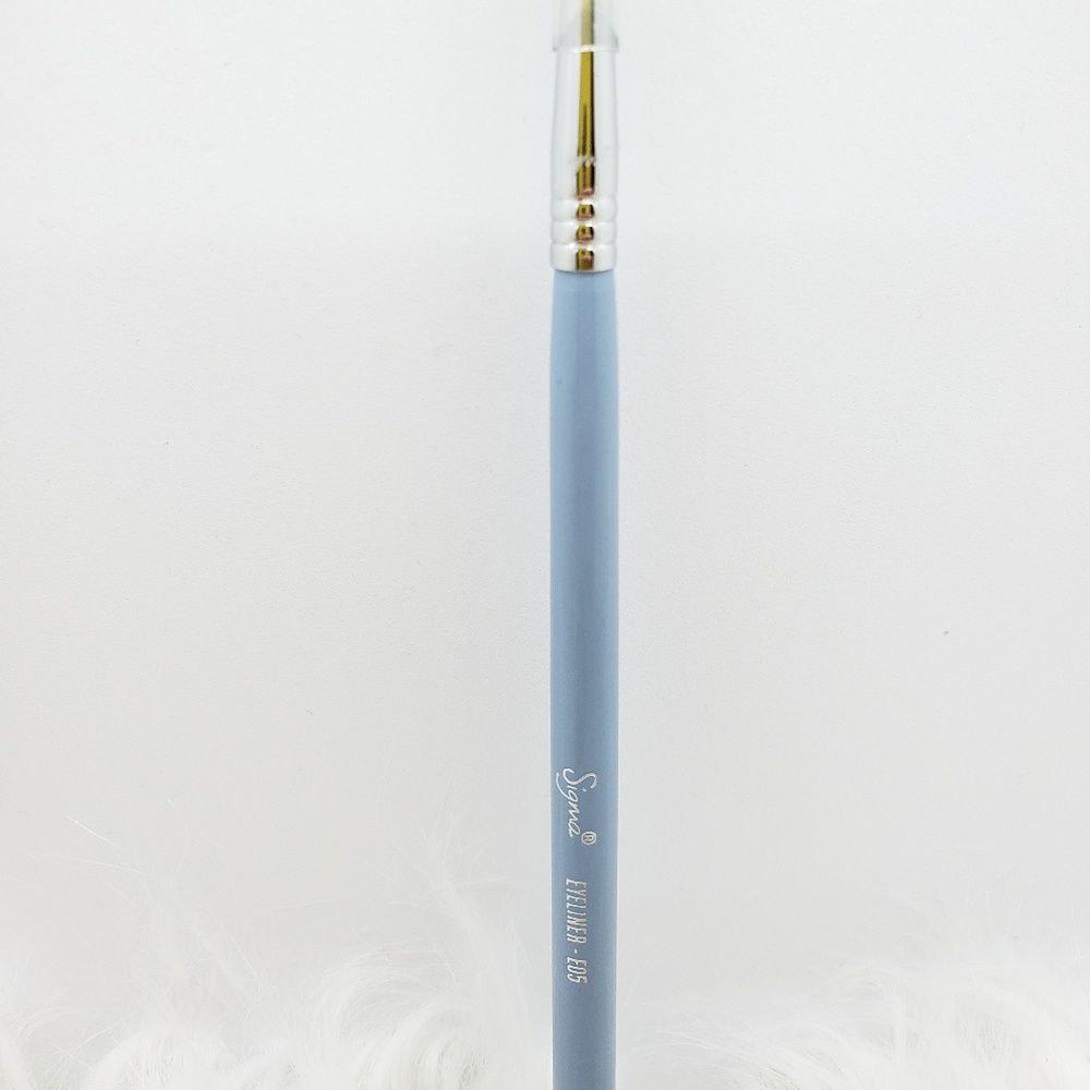 SIGMA E05 EYELINER BRUSH - LIGHT BLUE CHROME - Picture 3 of 4
